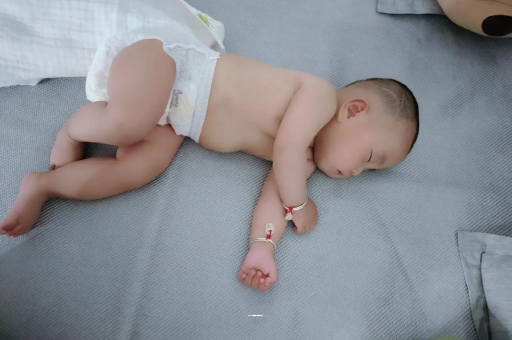 澄迈几个月宝宝会抬头